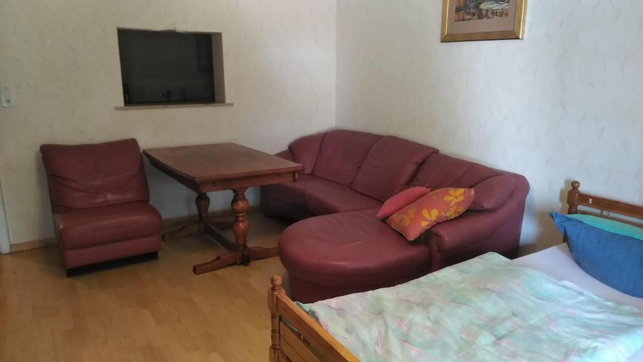 Kamen 2 Zimmer Apartment สตุตการ์ต ภายนอก รูปภาพ